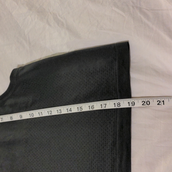 Lululemon Breeze By Muscle Crop Tank *lululemon Black / Black size 10 - Picture 5 of 7